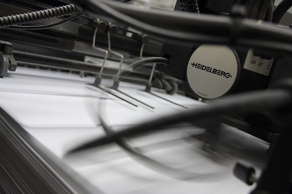 Zintegrowane zarządzanie produkcją: kluczowe znaczenie przemysłowych drukarek etykiet